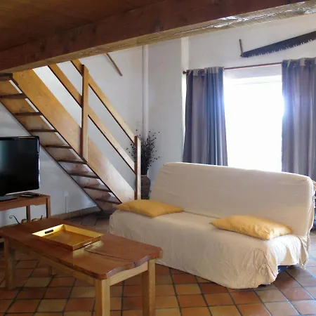 Casa de Férias Mas Du Combaud-2 By Interhome